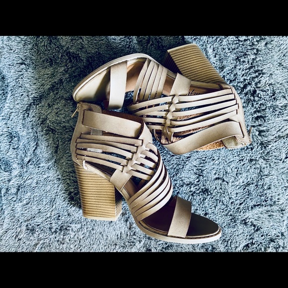 Daytrip Barnes Heeled Sandal Taupe Size 8.5 - Picture 2 of 8